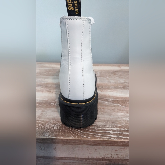 2976 AIRWAIR Dr. Martens Airwair White And Black Slip On CHELSEA Boots 5 - Picture 8 of 15